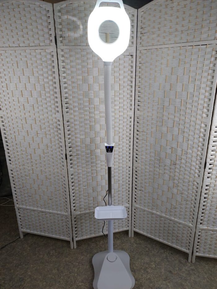 Лампа лупа сенсорная с USB-портом, с диммером, с колесами
